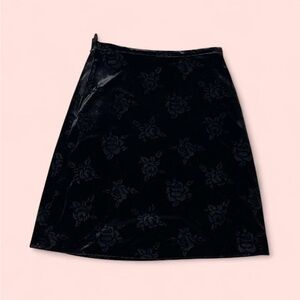 Black burnout velvet skirt🖤